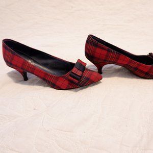 Previa low red plaid heel